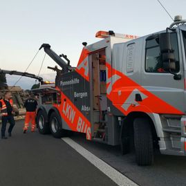 LKW Bergung A3 Hünxe - A M F Auto Mietfunk GmbH im Einsatz