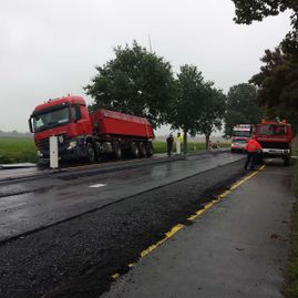 LKW Bergung Rees - Seilwinden und Schwerlast-Hebekissen im Einsatz - A M F Auto Mietfunk GmbH