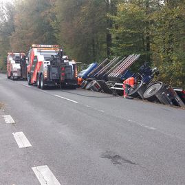 LKW Unfall in Dinslaken - Einsätze der A M F Auto Mietfunk GmbH in Hamminkeln, Bocholt, Heiden und Umgebung