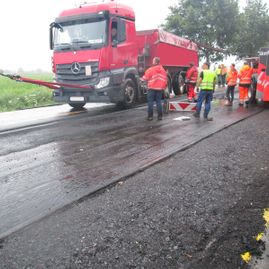 LKW Bergung Rees - Seilwinden und Schwerlast-Hebekissen im Einsatz - A M F Auto Mietfunk GmbH