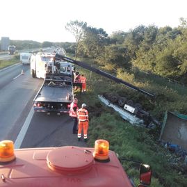 LKW Bergung A3 Hünxe - A M F Auto Mietfunk GmbH im Einsatz