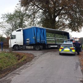 LKW-Bergung in einer Bauernschaft zwischen Heiden und Raesfeld - A M F Auto Mietfunk GmbH