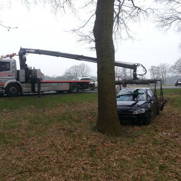 PKW Bergung - A M F Auto Mietfunk GmbH ist für Sie in Wesel, Bocholt, Dinslaken aktiv!