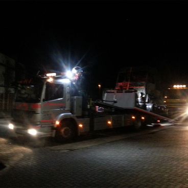 Abschleppen / Transportieren, für die A M F Auto Mietfunk GmbH kein Problem! Auch bei Nachteinsätzen!